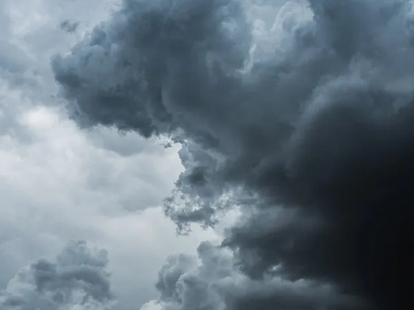 Talk about the weather and seasons in Spanish.